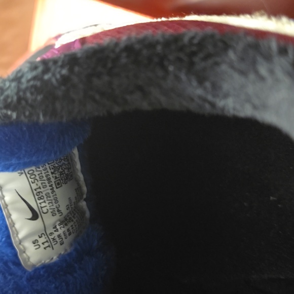 Nike Air Max 90 PRM, Faux Fur- Lined Plum and Colorway Sneakers, sz 11.5 W, 10 M - Picture 6 of 8